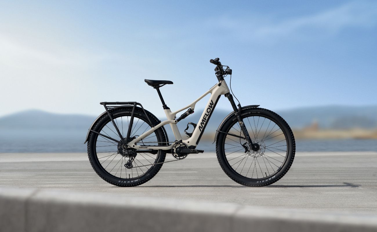 Amflow TL Carbon Silica Beige touring electric bike with rear rack Brisbane
