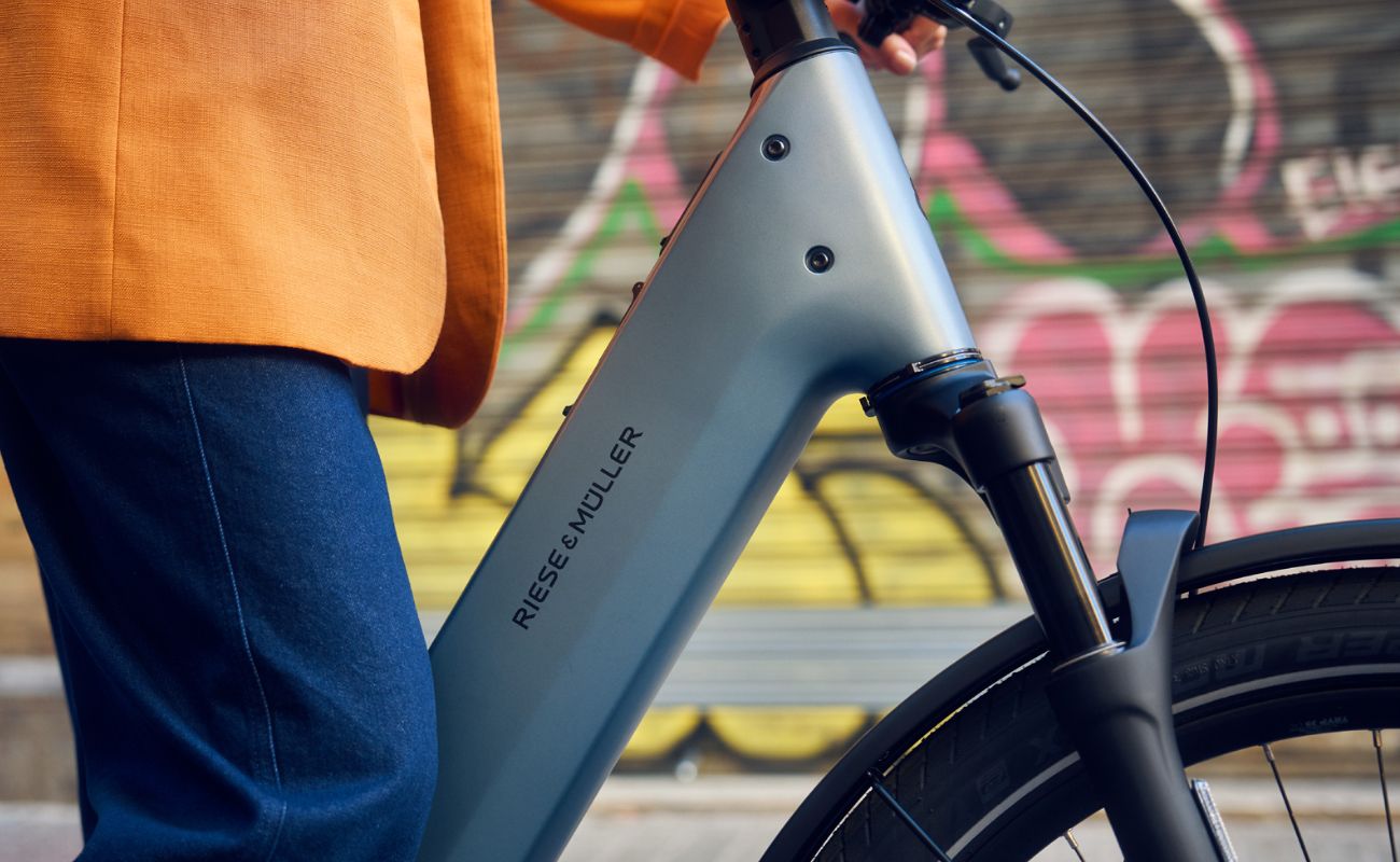 Riese & Müller Nevo5 Vario CORE step-through frame and Suntour suspension fork