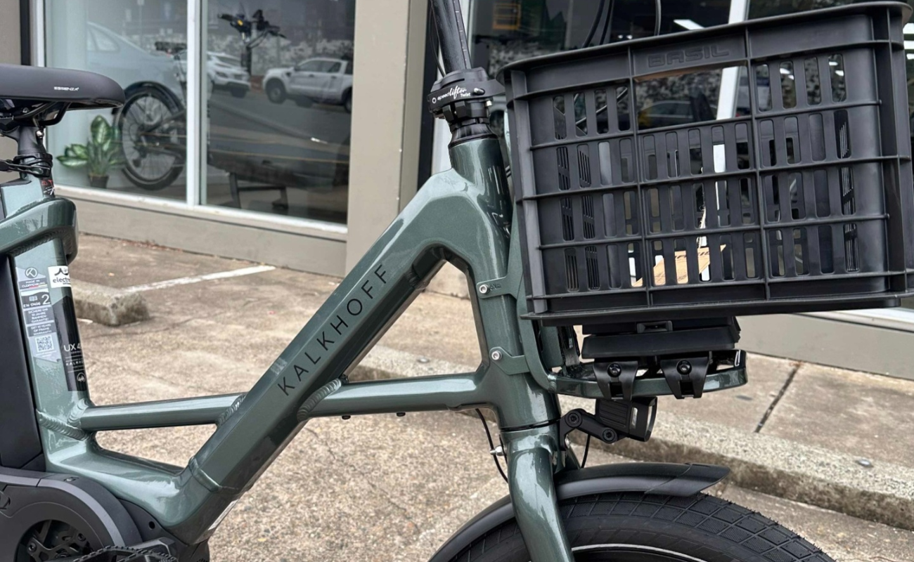 Kalkhoff Endeavour C.B Move+ EBike with front carrier and MIK basket installed | Electric Bikes Brisbane