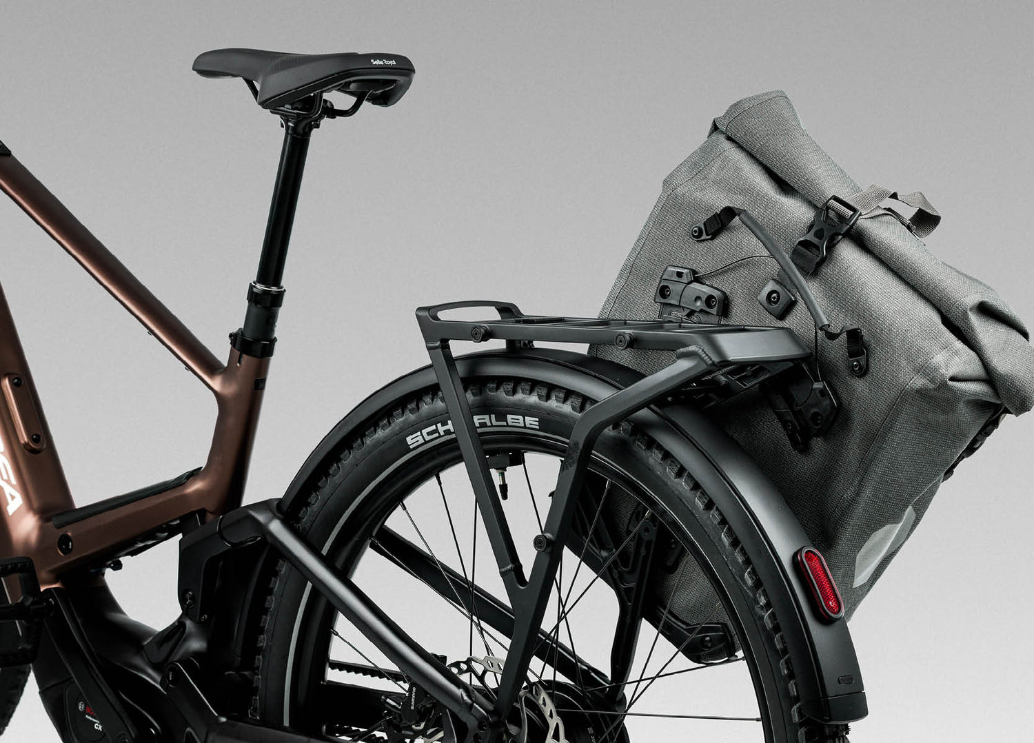 Orbea Muga electric bike MIK HD QL3.1 rear rack showing how to attach a compatible pannier bag