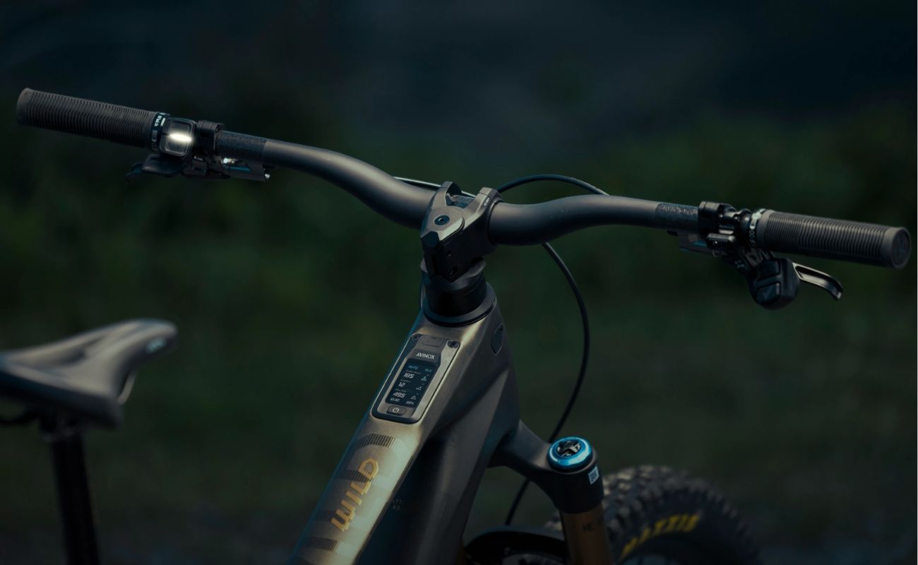 Orbea Wild LT M-TEAM RS Avinox DP100 display and cockpit detail Brisbane